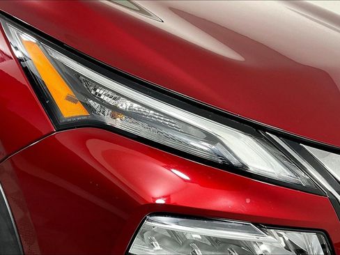 Certified 2021 Nissan Rogue SV w/ Premium Package image 33