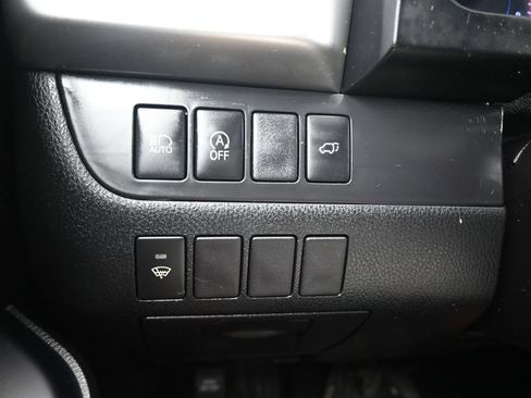 Used 2019 Toyota Highlander Plus AWD/4WD image 24