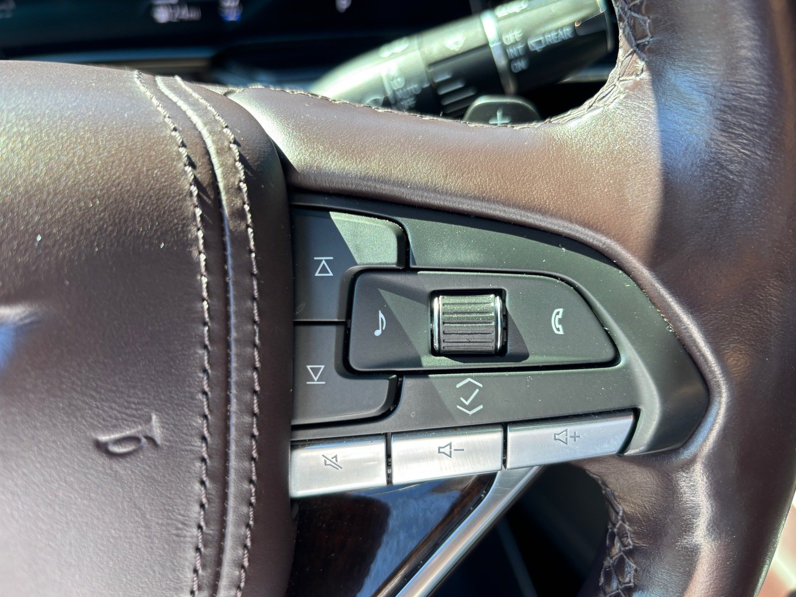 Used 2023 Cadillac Escalade Sport Platinum AWD/4WD image 23