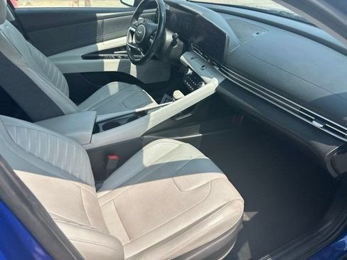 Used 2023 Hyundai Elantra Limited FWD image 36