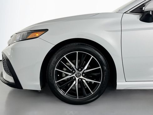 Used 2022 Toyota Camry SE w/ Audio Upgrade Package FWD image 10