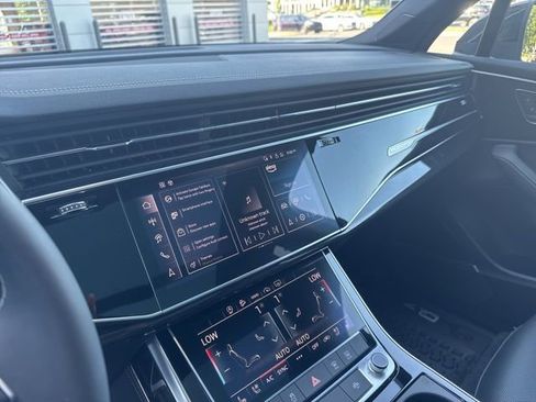 Used 2025 Audi Q7 3.0T Premium Plus w/ Premium Plus Package image 38