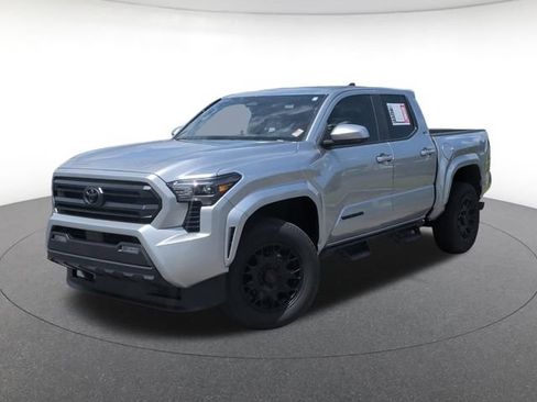 Used 2025 Toyota Tacoma SR5 AWD/4WD image 1