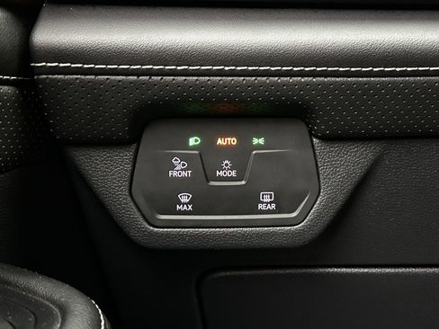 Used 2026 Volkswagen Atlas SE image 21