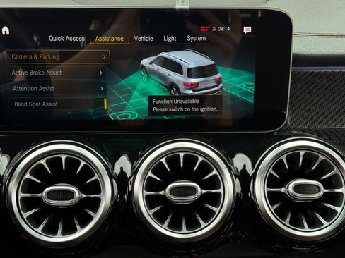 Used 2021 Mercedes-Benz GLB 250 w/ AMG Line image 26