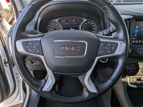 Used 2022 GMC Terrain SLT image 18