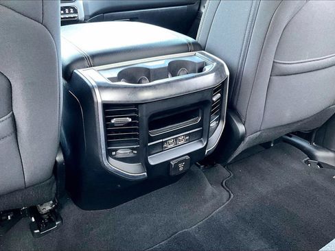 Used 2019 RAM 1500 Big Horn AWD/4WD image 33