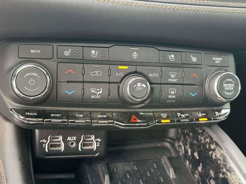 Used 2025 Dodge Durango R/T AWD/4WD image 25