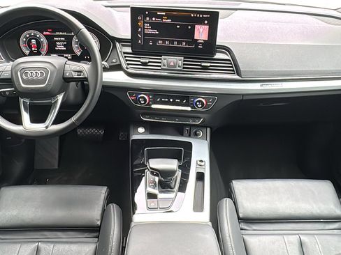 Certified 2025 Audi Q5 2.0T Premium image 17
