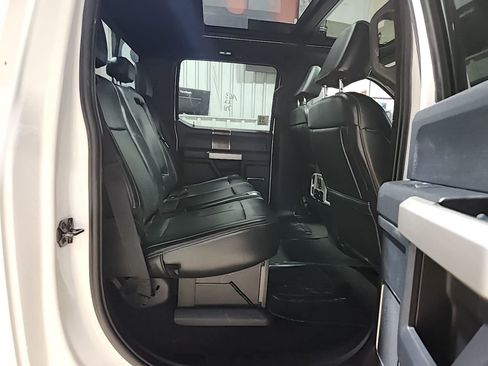 Used 2022 Ford F250 Lariat w/ Black Appearance Package image 5