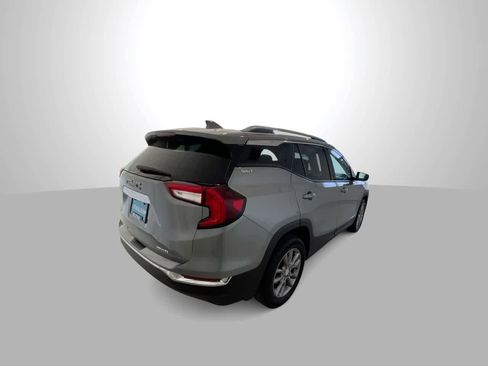 Used 2024 GMC Terrain SLT image 8