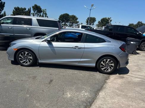 Used 2020 Honda Civic LX image 4