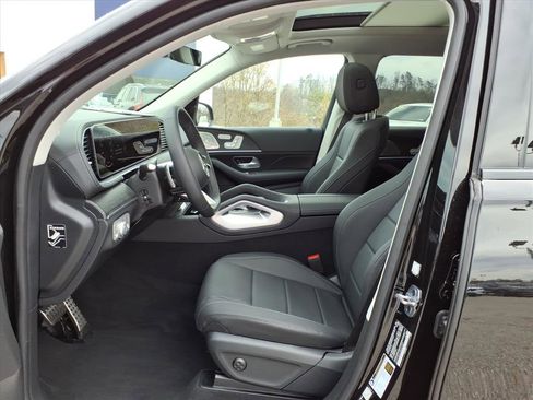New 2026 Mercedes-Benz GLS 450 4MATIC image 10