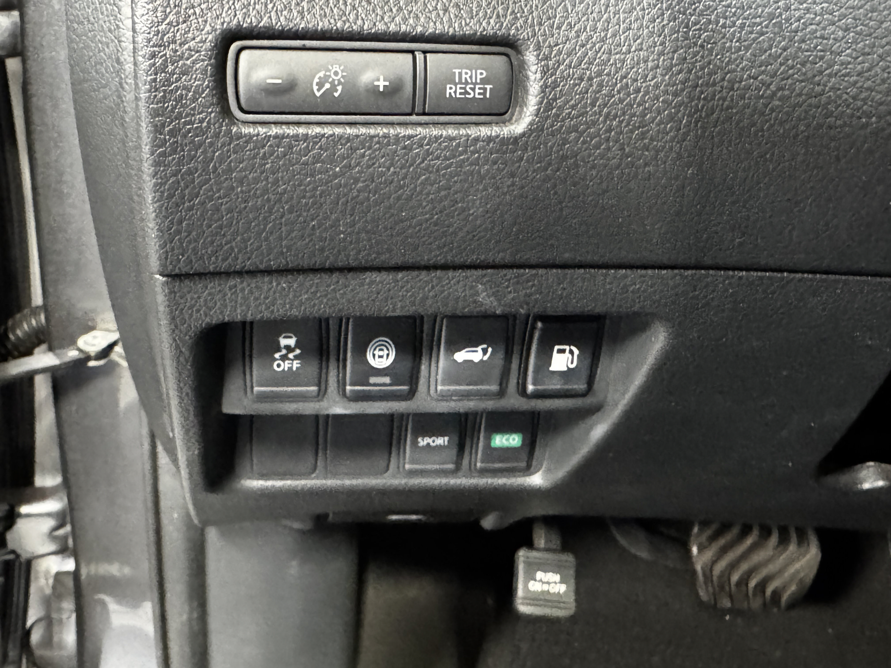 Used 2019 Nissan Rogue SV FWD image 21