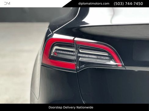 Used 2019 Tesla Model 3 Standard Range Plus image 11