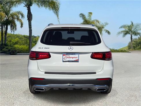 Used 2022 Mercedes-Benz GLC 300 w/ Premium Package Lite image 5