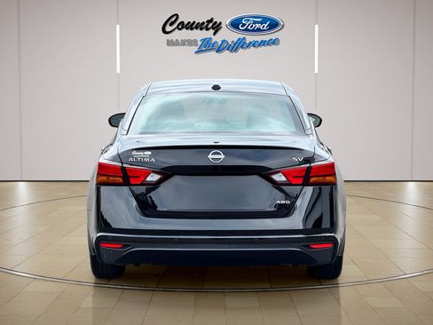 Used 2024 Nissan Altima 2.5 SV AWD/4WD image 11