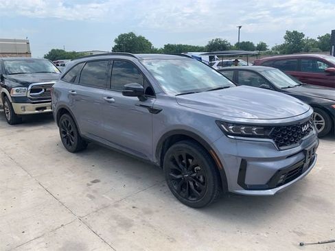 Used 2023 Kia Sorento SX AWD/4WD image 3