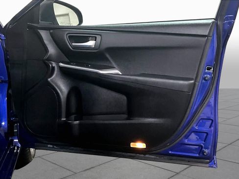Used 2016 Toyota Camry SE FWD image 23