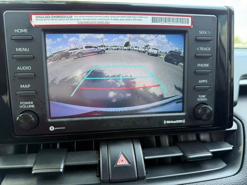 Used 2021 Toyota RAV4 LE FWD image 32
