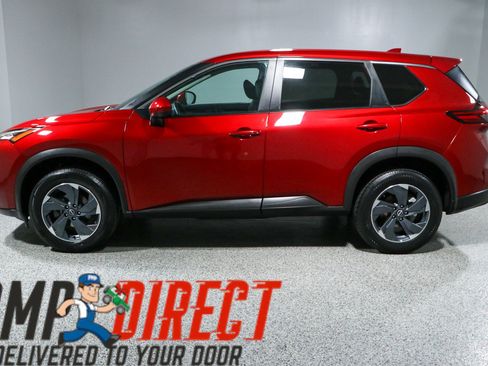 Used 2024 Nissan Rogue SV FWD image 10