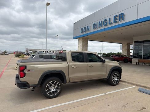 Used 2023 Chevrolet Colorado Z71 w/ Z71 Convenience Package 2 AWD/4WD image 2