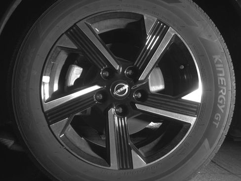 Used 2025 Nissan Sentra SV image 12