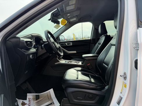 Used 2021 Ford Explorer XLT w/ Equipment Group 202A image 15