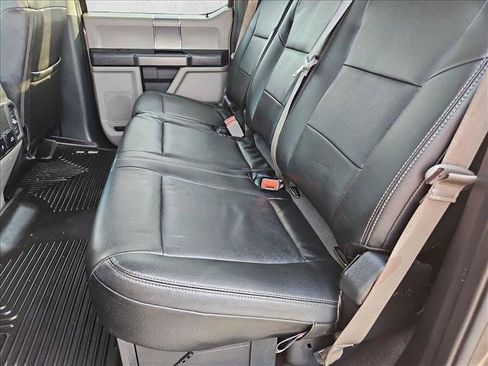Used 2019 Ford F250 XLT w/ XLT Premium Package AWD/4WD image 17