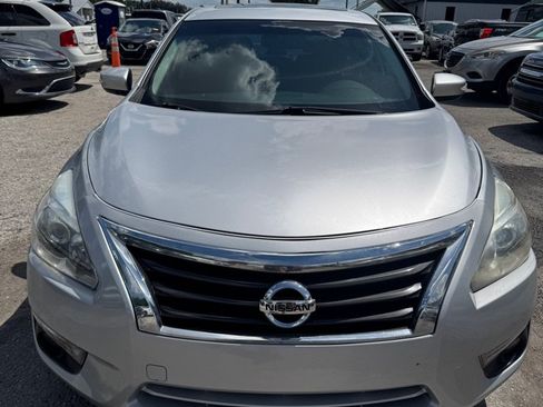 Used 2015 Nissan Altima 2.5 SL w/ Technology Package FWD image 3