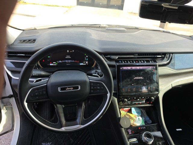 Used 2023 Jeep Grand Cherokee 4WD 4xe w/ Luxury Tech Group II image 10