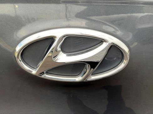 Used 2021 Hyundai Tucson SE image 24