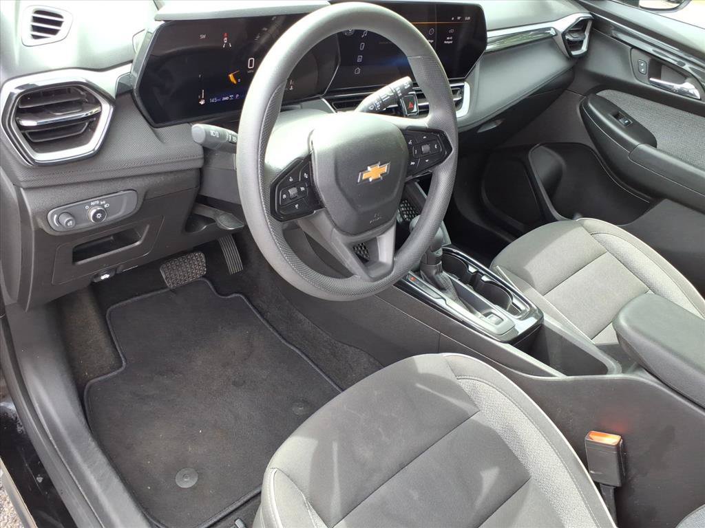 Used 2025 Chevrolet TrailBlazer LT AWD/4WD image 12