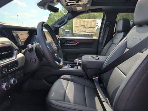 New 2026 GMC Yukon Denali w/ Denali Reserve Package AWD/4WD image 18