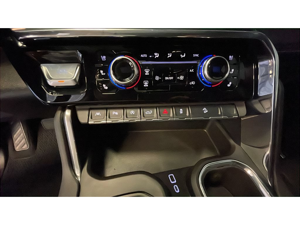 Used 2025 GMC Sierra 1500 Denali w/ Technology Package AWD/4WD image 14