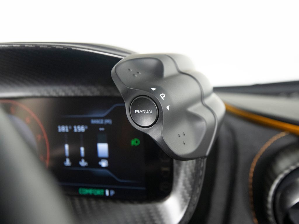 Used 2024 McLaren 750S Spider RWD image 24