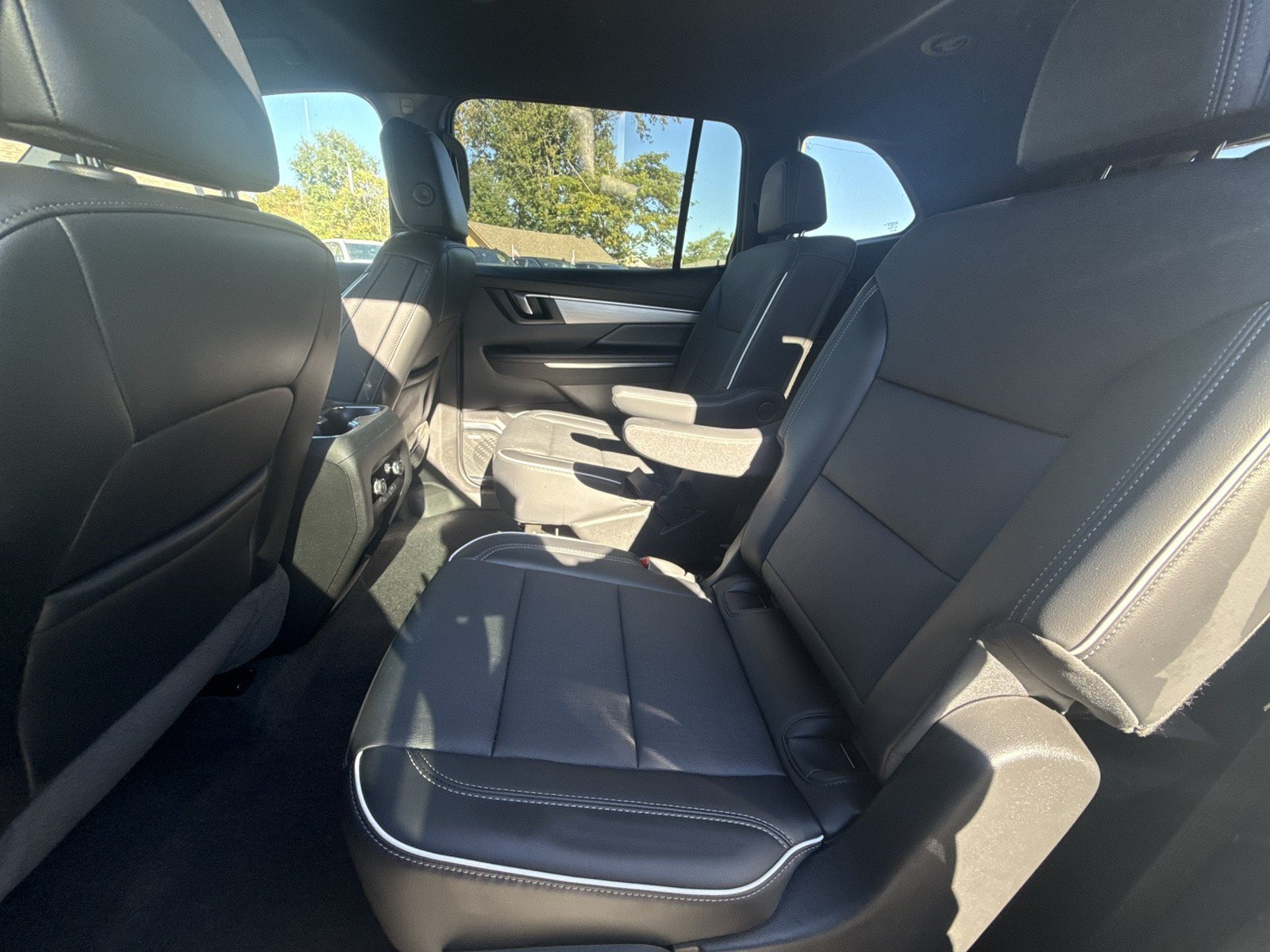 Used 2025 Buick Enclave Preferred FWD image 21
