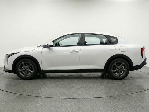 Used 2025 Kia K4 LXS image 5