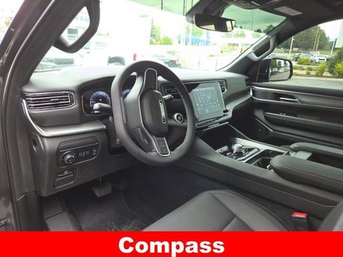 Used 2023 Jeep Wagoneer Series II AWD/4WD image 15