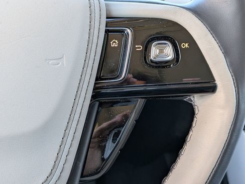 Certified 2025 Lincoln Aviator Reserve image 30