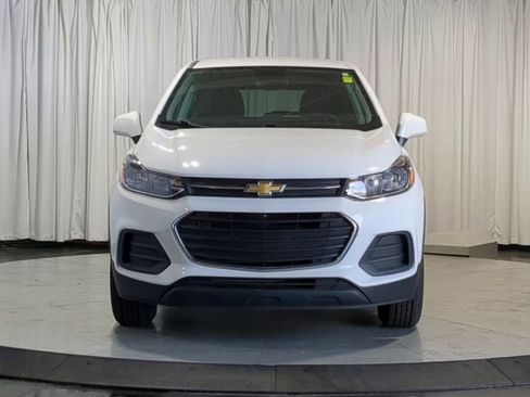 Used 2021 Chevrolet Trax LS w/ Tint and Cruise Package AWD/4WD image 3