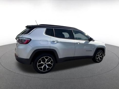Used 2025 Jeep Compass Limited AWD/4WD image 11