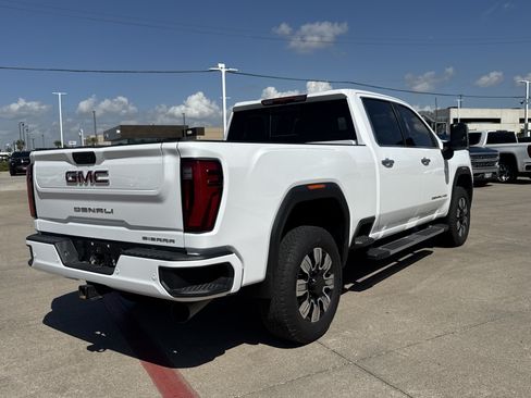 Used 2025 GMC Sierra 2500 Denali AWD/4WD image 13