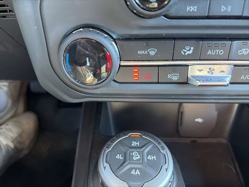 Used 2022 Ford Bronco Badlands image 26