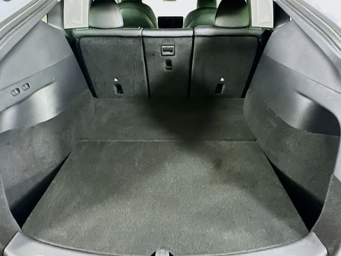 Used 2021 Tesla Model Y Long Range AWD/4WD image 28