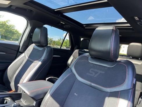 Used 2025 Ford Explorer ST AWD/4WD image 17
