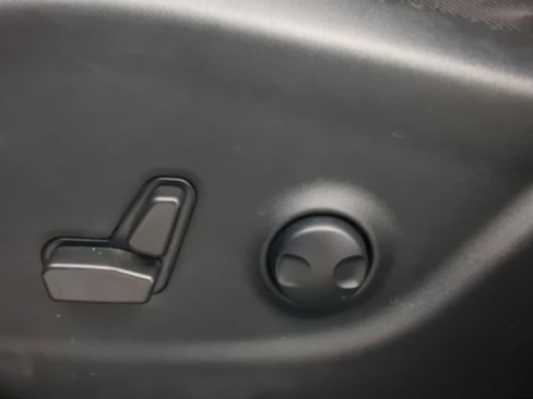 Used 2022 Jeep Cherokee Trailhawk w/ Technology Group B image 16