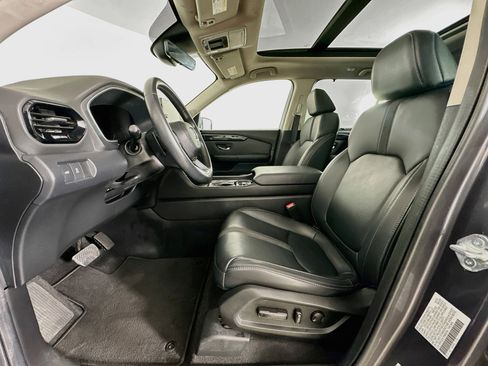 Used 2023 Honda Pilot Touring image 13