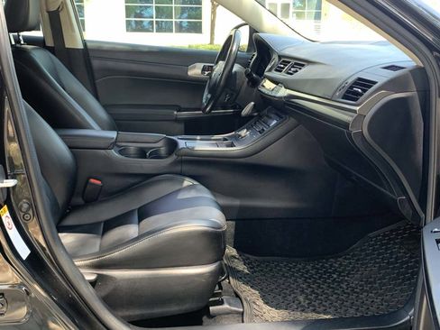 Used 2017 Lexus CT 200h image 30