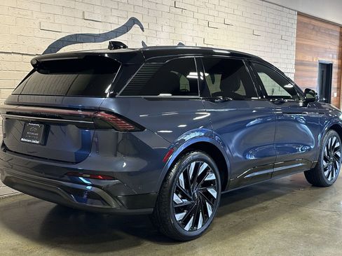 Used 2024 Lincoln Nautilus Reserve w/ Equipment Group 202A image 4